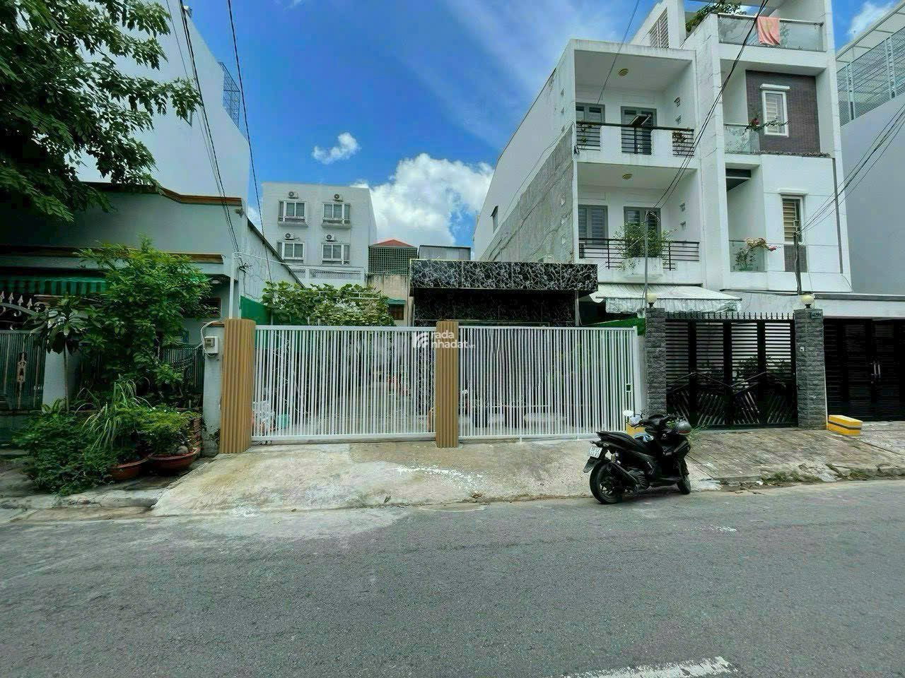 nhà cấp 4 Dt 8x18m đường 49 phường tân quy quận 7. thương lượng