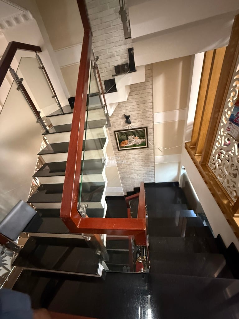 NHÀ CHỦ BÁN ĐI ĐỊNH CƯ KIẾN TRÚC CHÂU ÂU 56M2 5 TẦNG 7,5TỶ