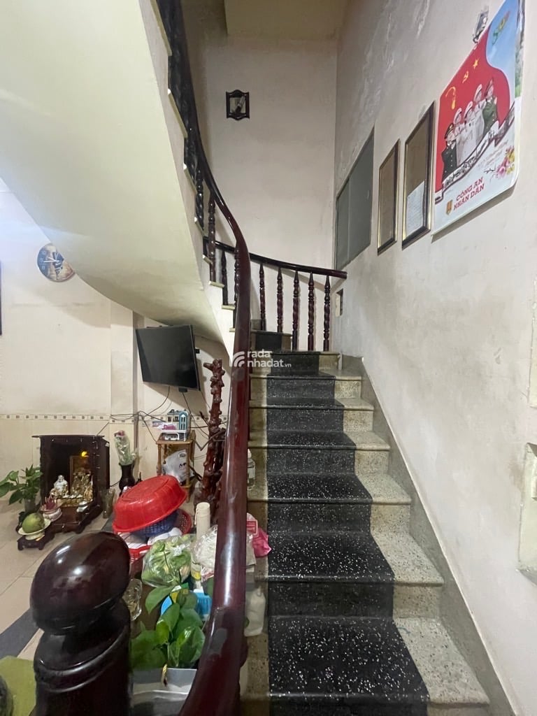 Bán nhà lô góc 2 mặt tiền kinh danh sầm uất đỗ nhuận