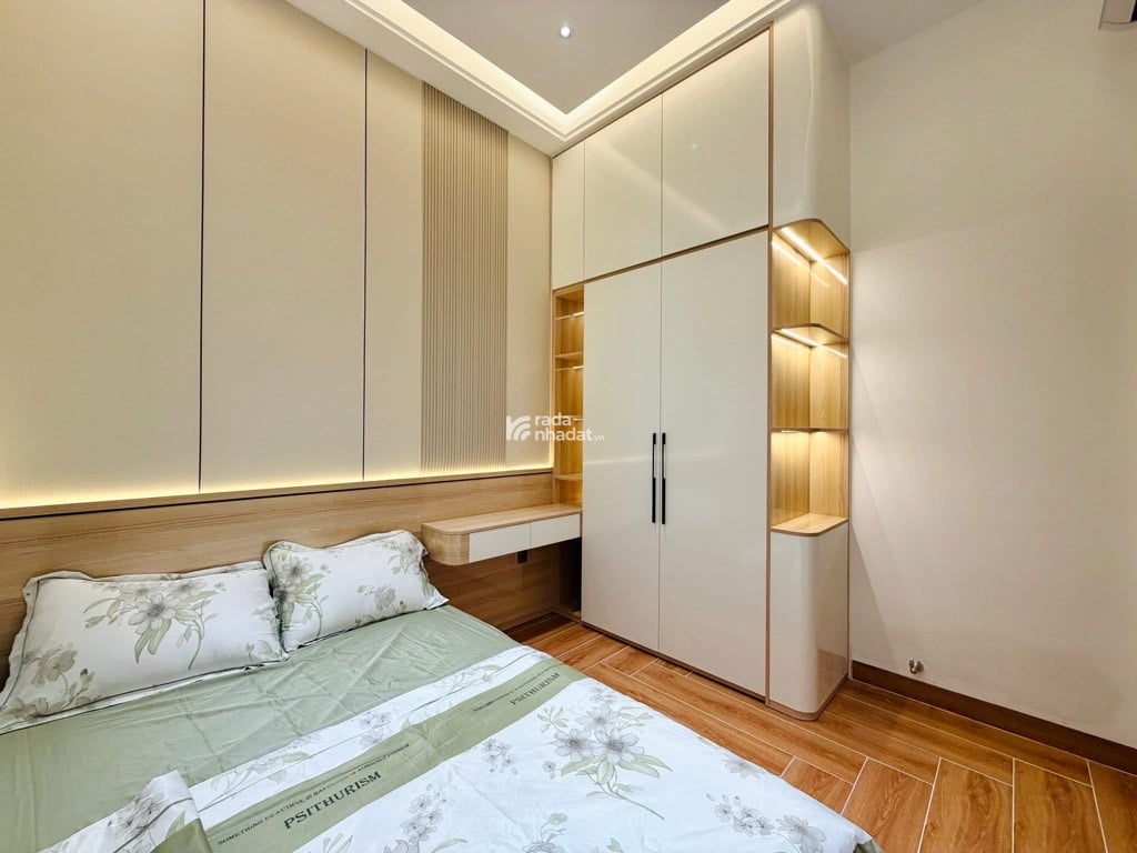 MẶT TIỀN KINH DOANH GÒ VẤP - GIÁP TÂN BÌNH - 100M2 - 4 TẦNG, 4 PN, 4WC - SÂN THƯỢNG RỘNG THOÁNG