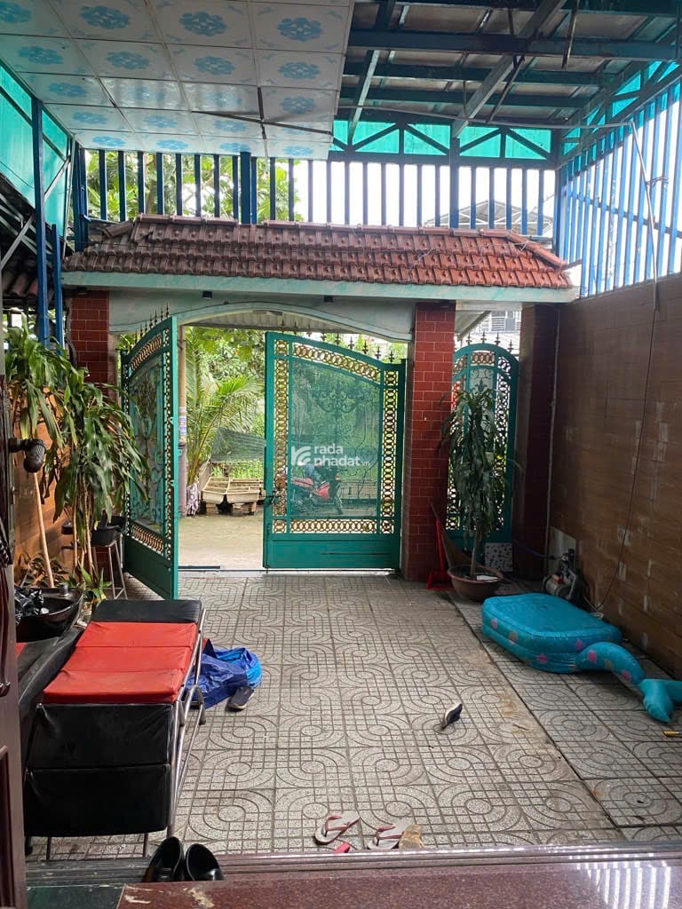 Bán nhà mặt tiền đường số 11 Hiệp Bình Chánh, Thủ Đức, 113m2, 3 tầng 4PN 4WC, đường xe hơi tránh