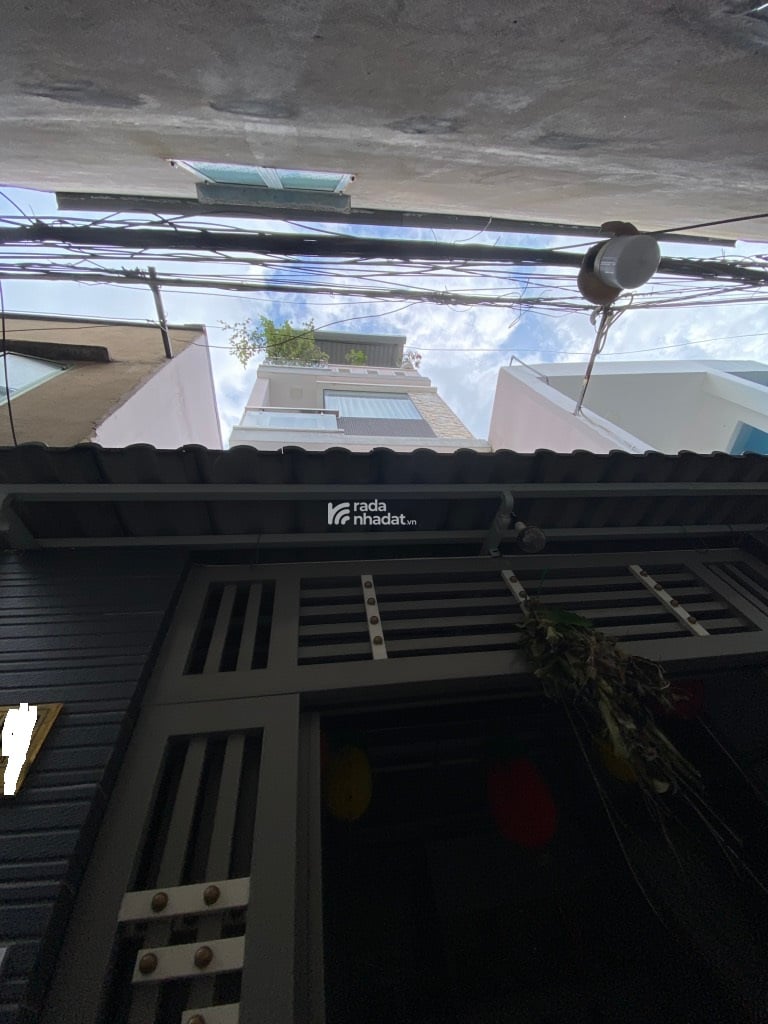 Bán nhà Đoàn Văn Bơ, 24m2; 4 tầng; 5 phút đến Quận 1; sổ hồng hoàn công