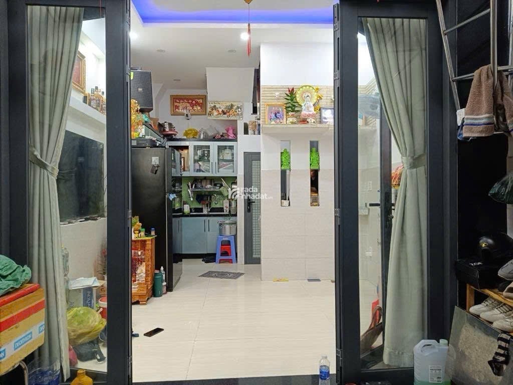Bán nhà Đoàn Văn Bơ, 24m2; 4 tầng; 5 phút đến Quận 1; sổ hồng hoàn công