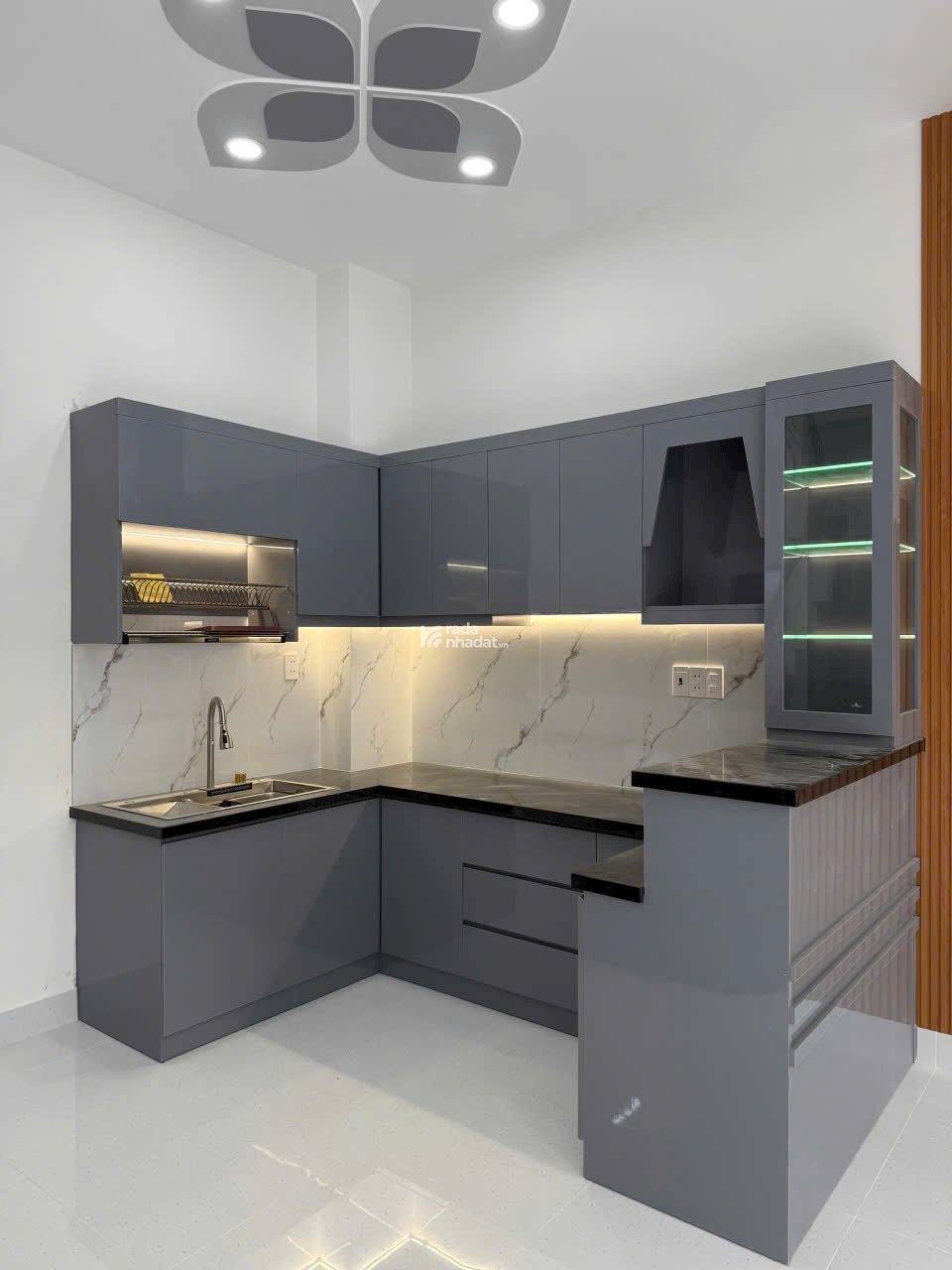 Bán nhà Khu VIP Phan Xích Long dân trí- DT 6,5x6,5m  4 Tầng tiện Ở/cho thuê