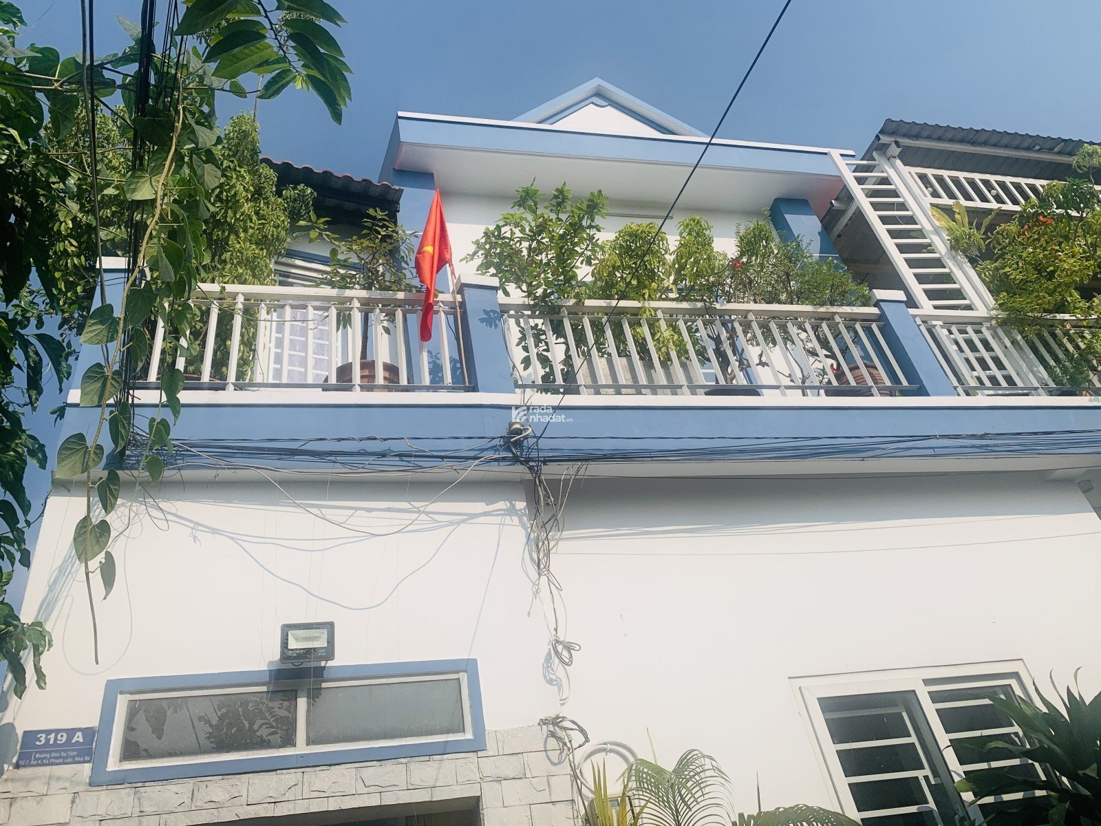 Bán Đất có Nhà và 9 Phòng Trọ, 270m2, Gần Quận 7, Xung Quanh là 6 trường Đại Học. Chỉ 10 Tỷ