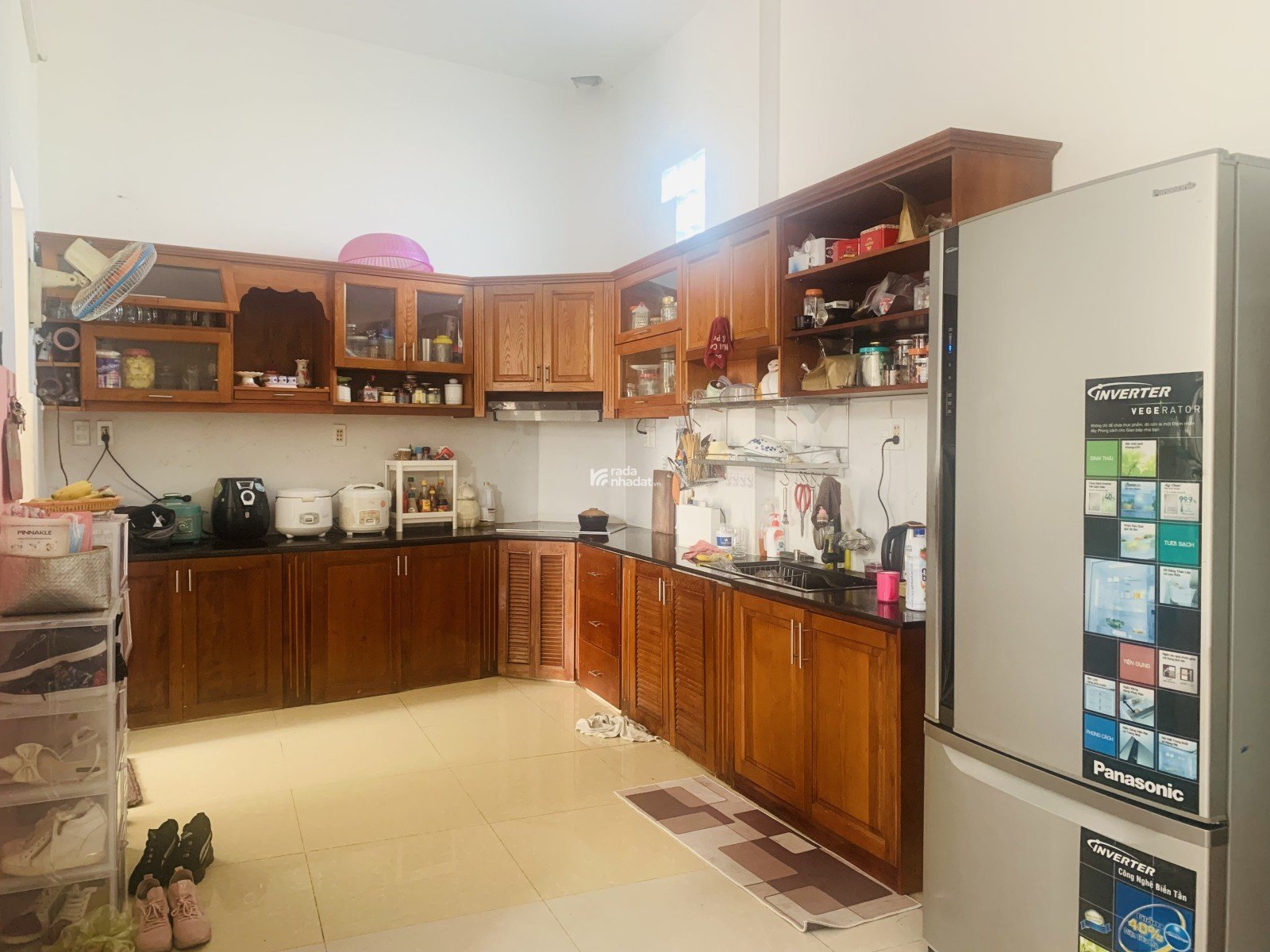 Bán Đất có Nhà và 9 Phòng Trọ, 270m2, Gần Quận 7, Xung Quanh là 6 trường Đại Học. Chỉ 10 Tỷ