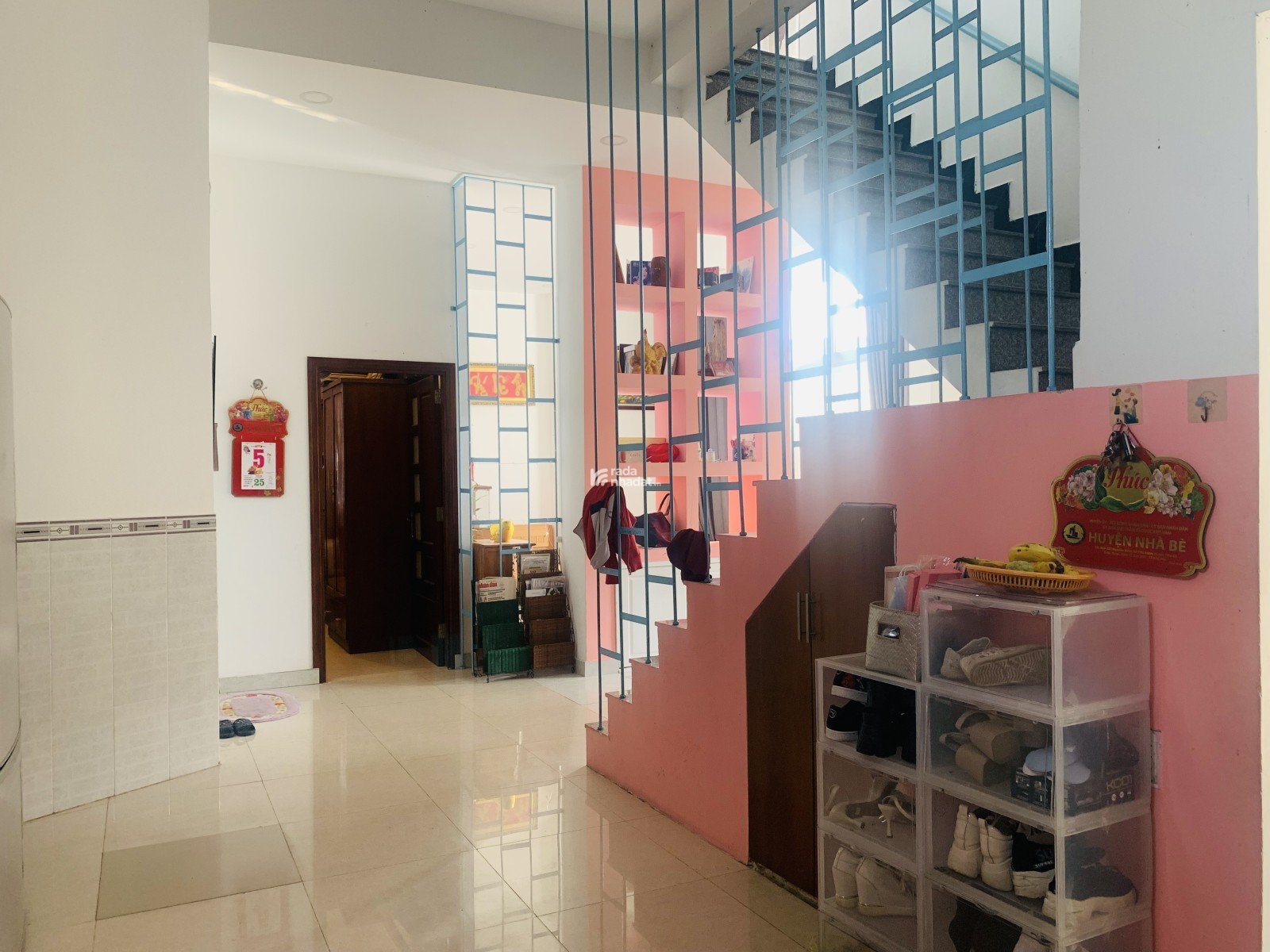 Bán Đất có Nhà và 9 Phòng Trọ, 270m2, Gần Quận 7, Xung Quanh là 6 trường Đại Học. Chỉ 10 Tỷ