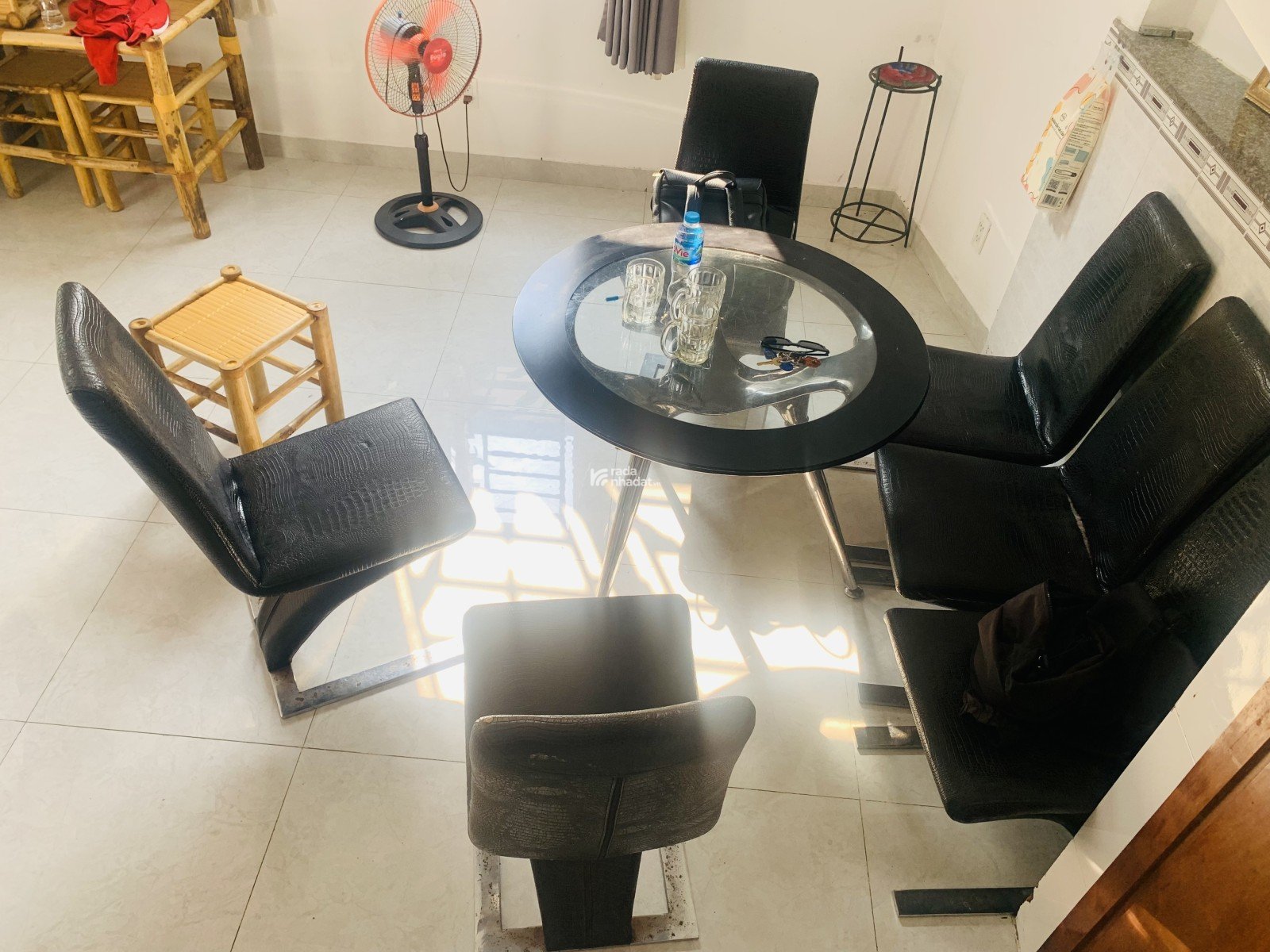 Bán Đất có Nhà và 9 Phòng Trọ, 270m2, Gần Quận 7, Xung Quanh là 6 trường Đại Học. Chỉ 10 Tỷ