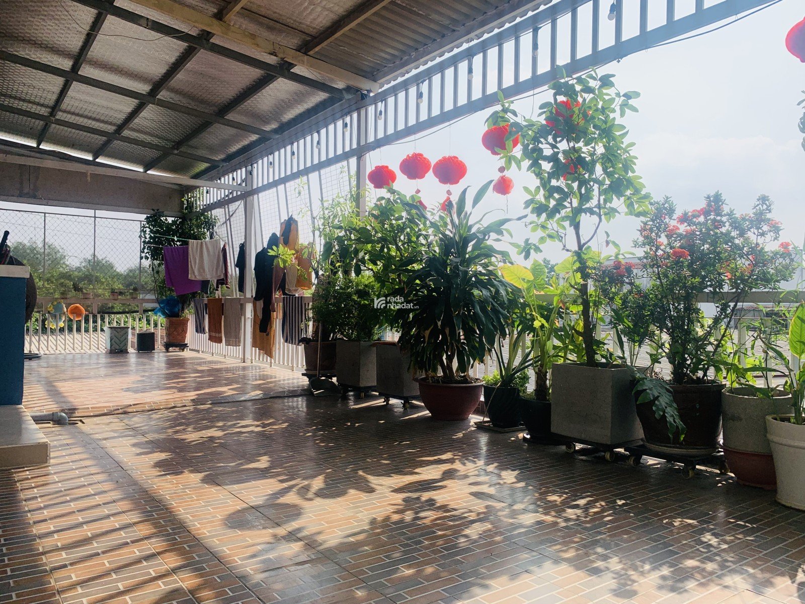 Bán Đất có Nhà và 9 Phòng Trọ, 270m2, Gần Quận 7, Xung Quanh là 6 trường Đại Học. Chỉ 10 Tỷ
