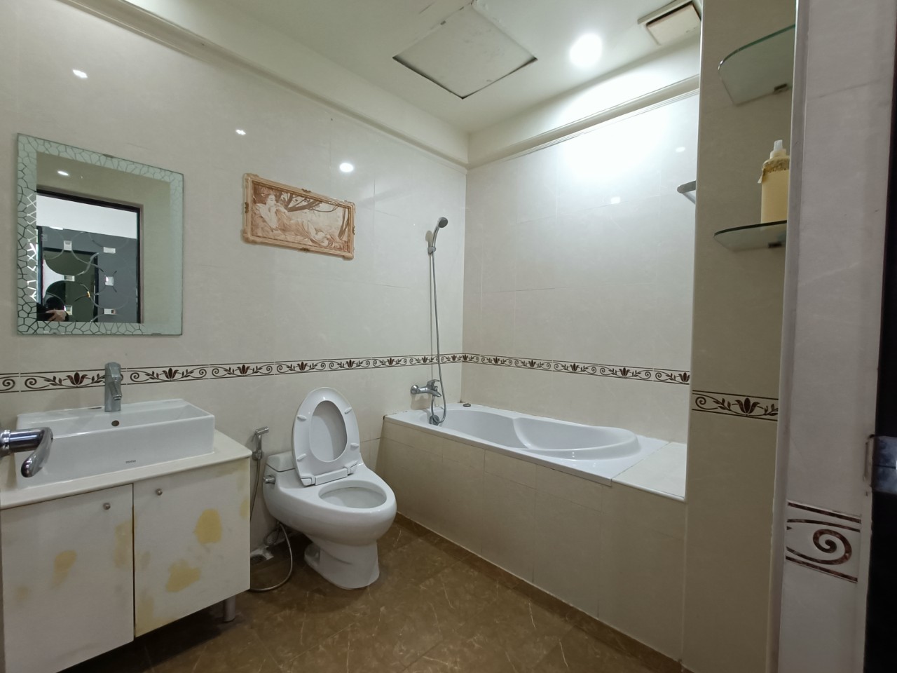 Cho thuê nhanh căn hộ cao cấp The Flemington, Quận 11 - 87m2 (2PN, 2WC) - Chỉ 17.5 Triệu/Tháng