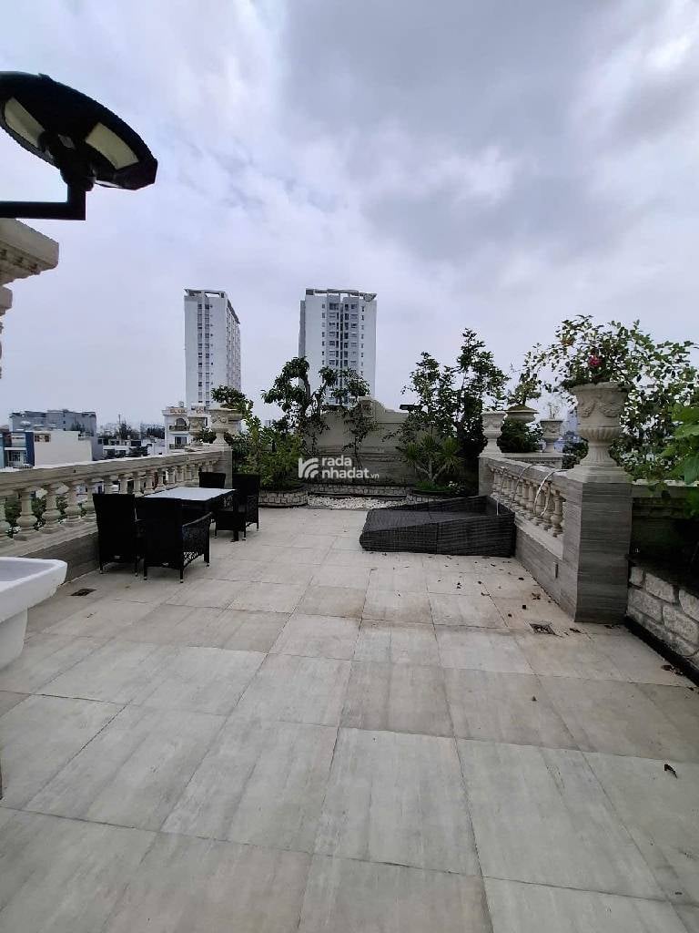 BÁN  Biệt thự thiết kế hiện đại, vật liệu xây dựng cao cấp, có thang máy