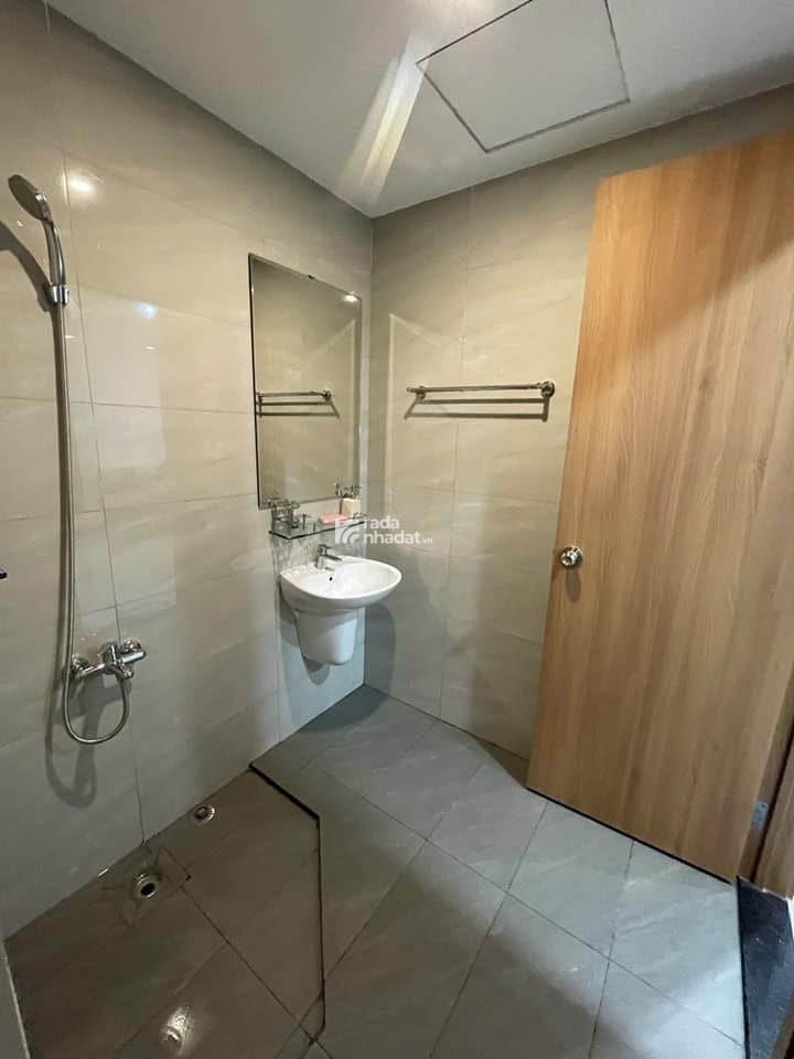 Cho thuê chung cư The Legacy Thanh Xuân 3PN 3WC DT: 150m2 giá chỉ 22tr. LH: 0334 896 ***