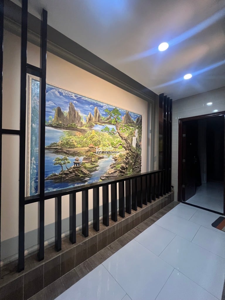 BÁN KHÁCH SẠN KẾ BÊN CHỢ BÌNH CHÁNH_ĐƯỜNG 10M KINH DOANH SẦM UẤT NGANG KHỦNG 12M HƠN 9,5 TỶ 