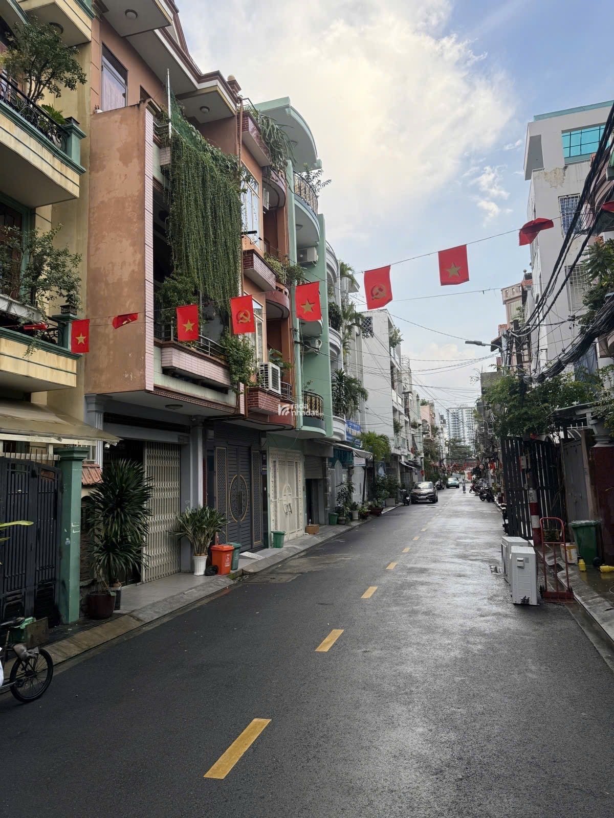 CHDV LUỸ BÁN BÍCH SÁT MT - TÂN PHÚ  35TR/THÁNG - 17 PN 17WC 