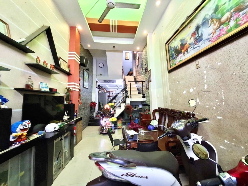 BÁN NHÀ HẬU GIANG PHƯỜNG 12 QUẬN 6 4 TẦNG BTCT NỞ HẬU TÀI LỘC CHỈ 6.5 TỶ NGAY VÒNG XOAY PHÚ LÂM