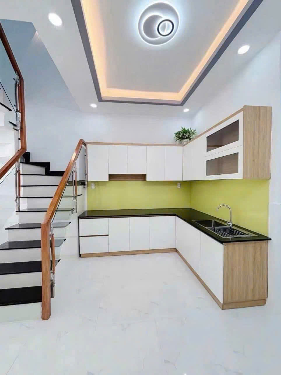 SIU PHẨM NHÀ ĐẸPPP GIÁ RẺ 3TỶ690 ở Q3, Hẻm oto, nhà mới full nội thất, SHR, ALO NGAY!!!