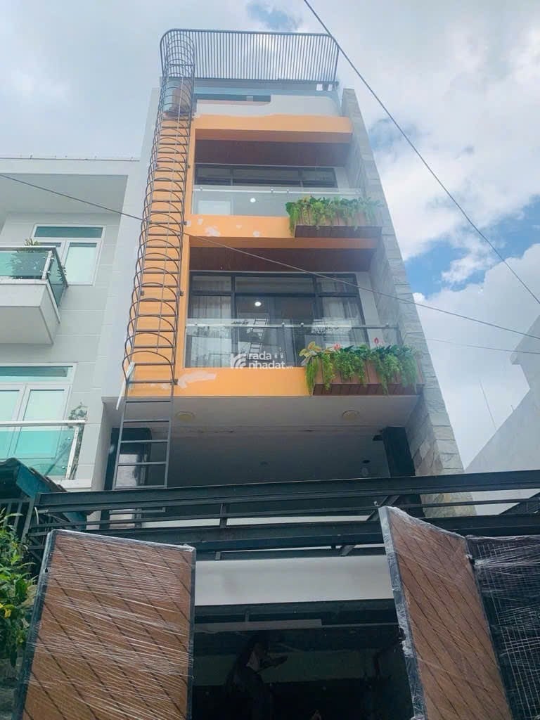 CHDV 5 TẦNG - 13 PHÒNG - HXH - SÁT MẶT TIỀN -QUANG TRUNG - P.8 - GÒ VẤP 