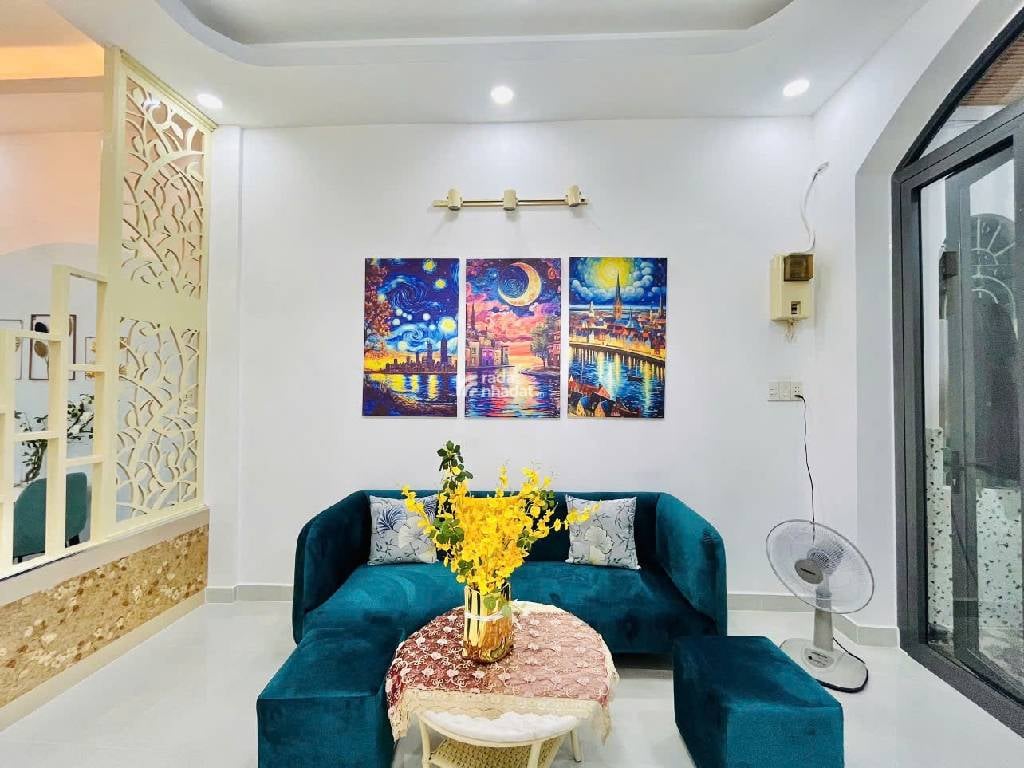 Nhà mới đẹp Duy Tân, Huỳnh Văn Bánh, 42m2, 3PN full nội thất, chỉ 5.35 tỷ TL