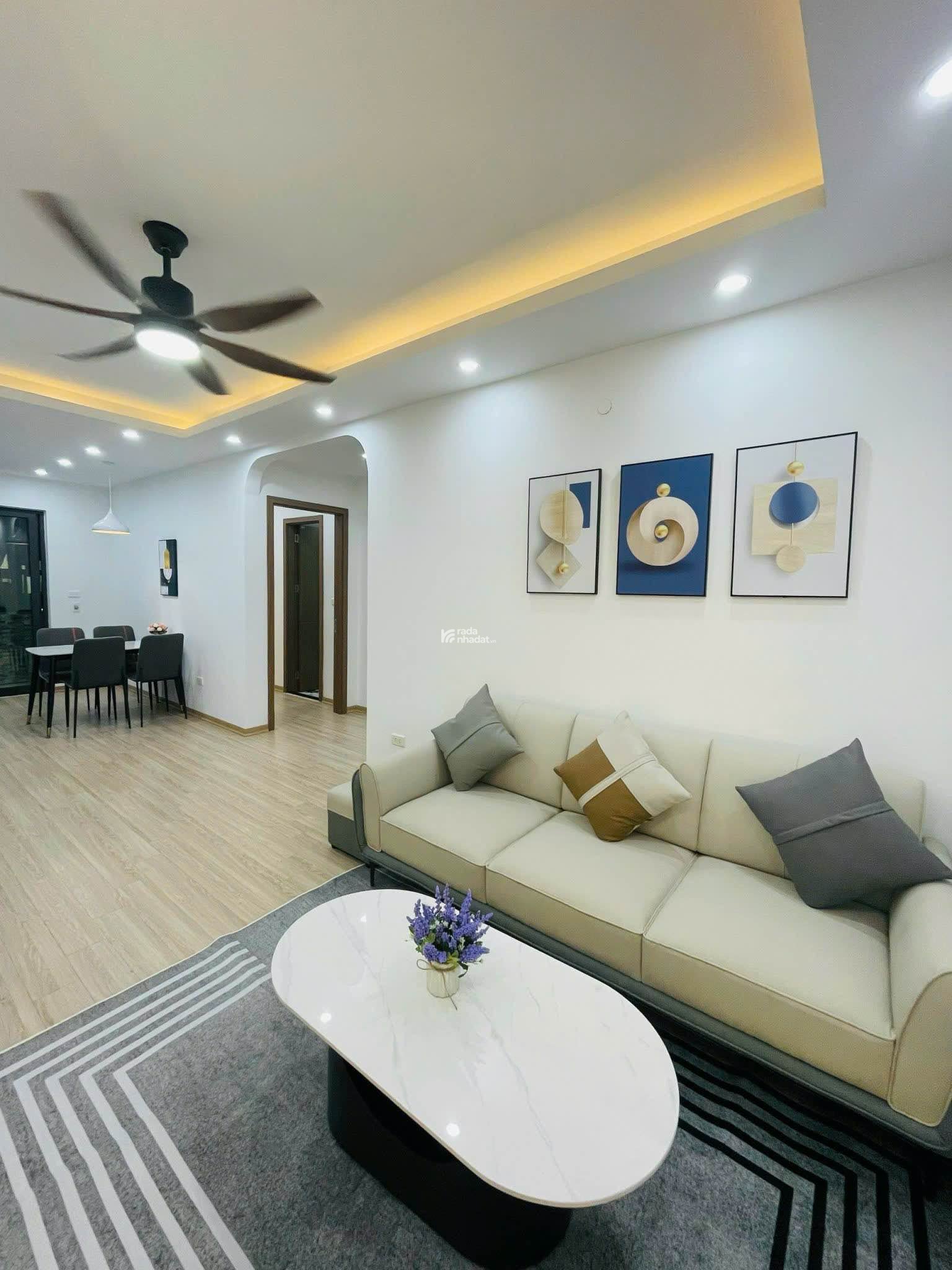 Chính chủ bán gấp căn sổ đỏ VP5 Linh Đàm. 58.5m2 chia 2PN, 2 VS. Giá: 3,3 tỷ LH: 0968 655 ***