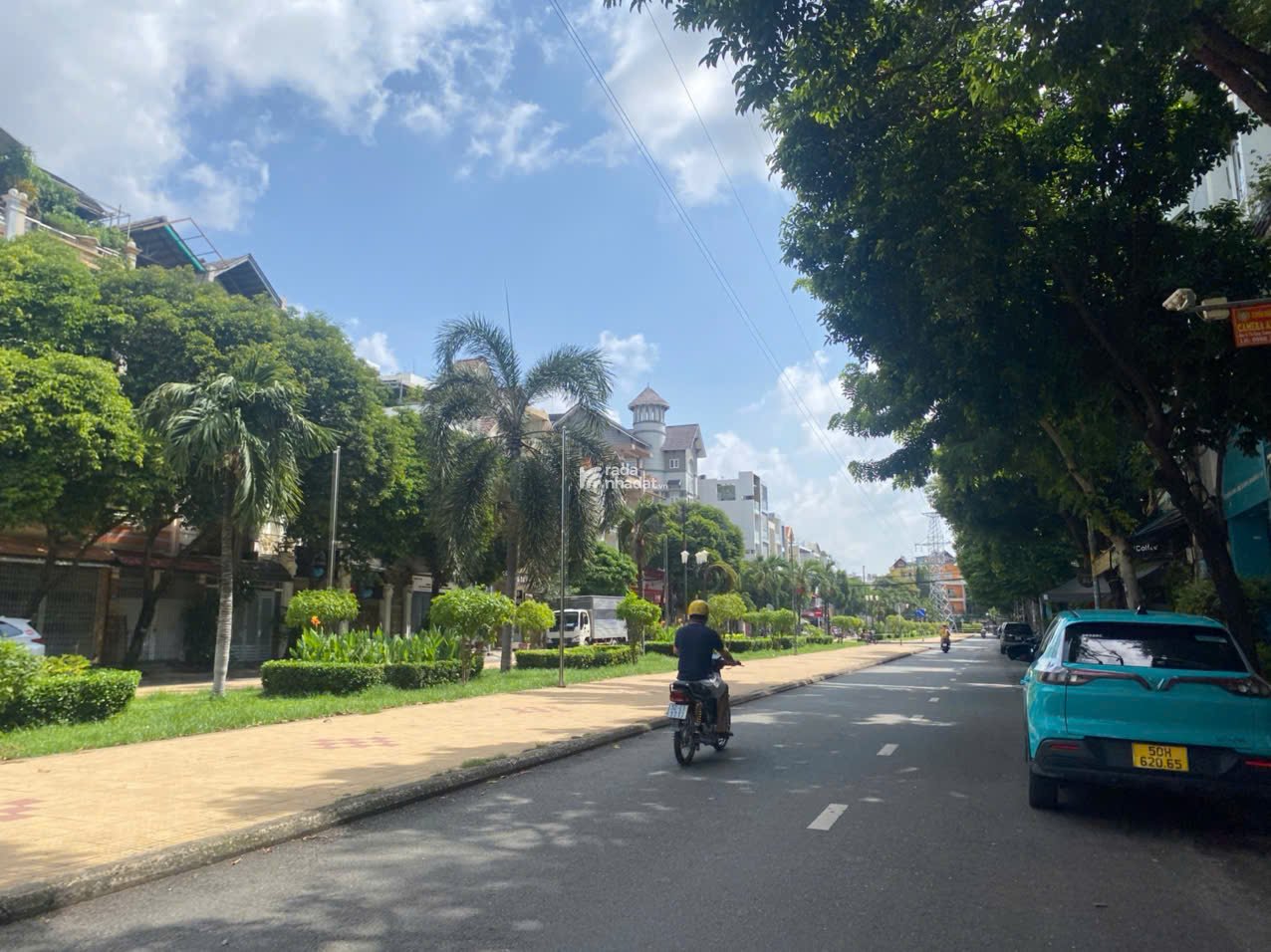 BÁN NHÀ MẶT TIỀN TÂN SƠN NHÌ  VỊ TRÍ SIÊU ĐẸP NGAY NGÃ TƯ 