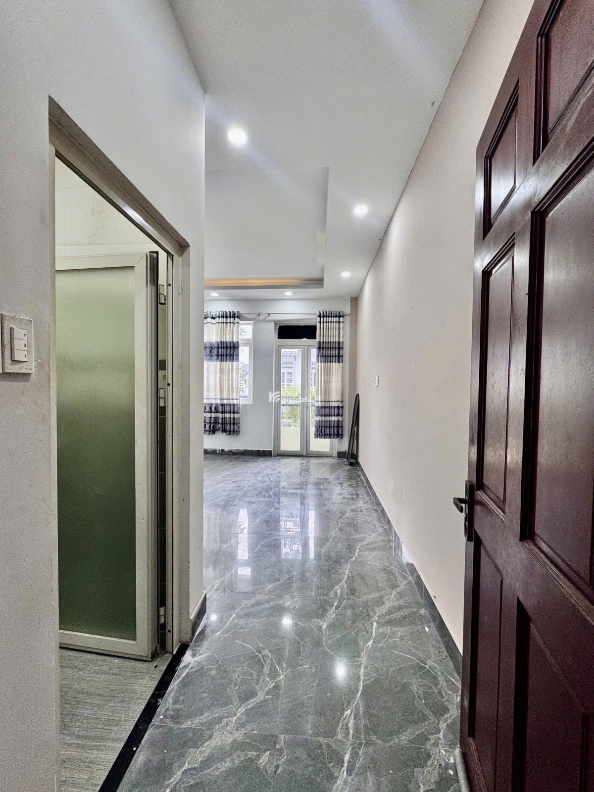 HẺM Ô TÔ NGUYỄN HỮU TIẾN - TÂN PHÚ  5 TẦNG Ở NGAY