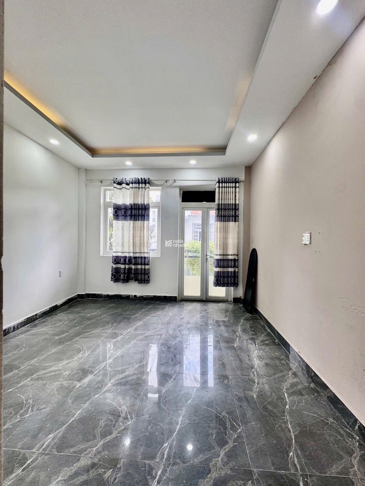 HẺM Ô TÔ NGUYỄN HỮU TIẾN - TÂN PHÚ  5 TẦNG Ở NGAY