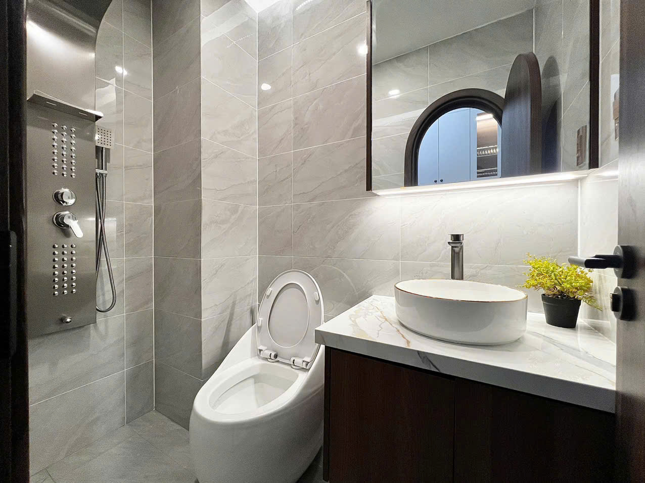 Chính chủ bán GẤP nhà HUỲNH VĂN BÁNH, Giá chỉ 3,9 tỷ TL, SHR, LH ngay