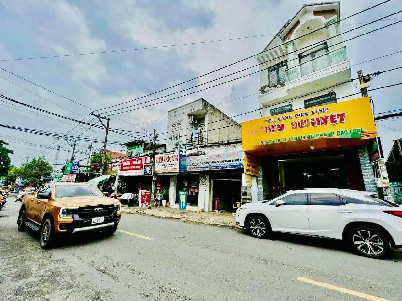 Kẹt vốn bán nhà mặt tiền đang kinh doanh Hà Huy Giáp, Quận 12, diện tích 58m2 giá 2 tỷ 050 TL