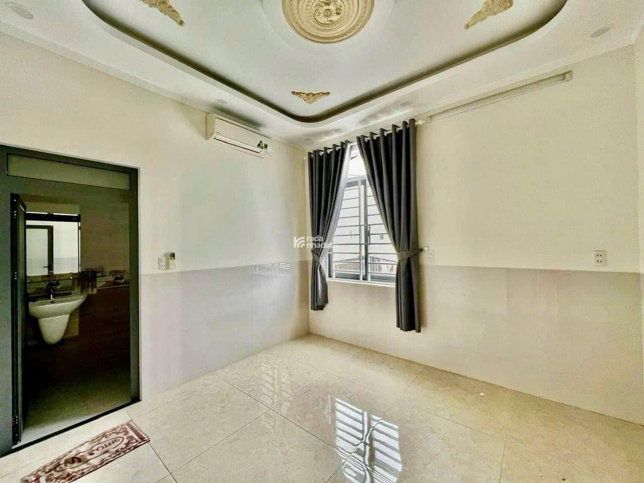 Kẹt vốn bán nhà mặt tiền đang kinh doanh Hà Huy Giáp, Quận 12, diện tích 58m2 giá 2 tỷ 050 TL