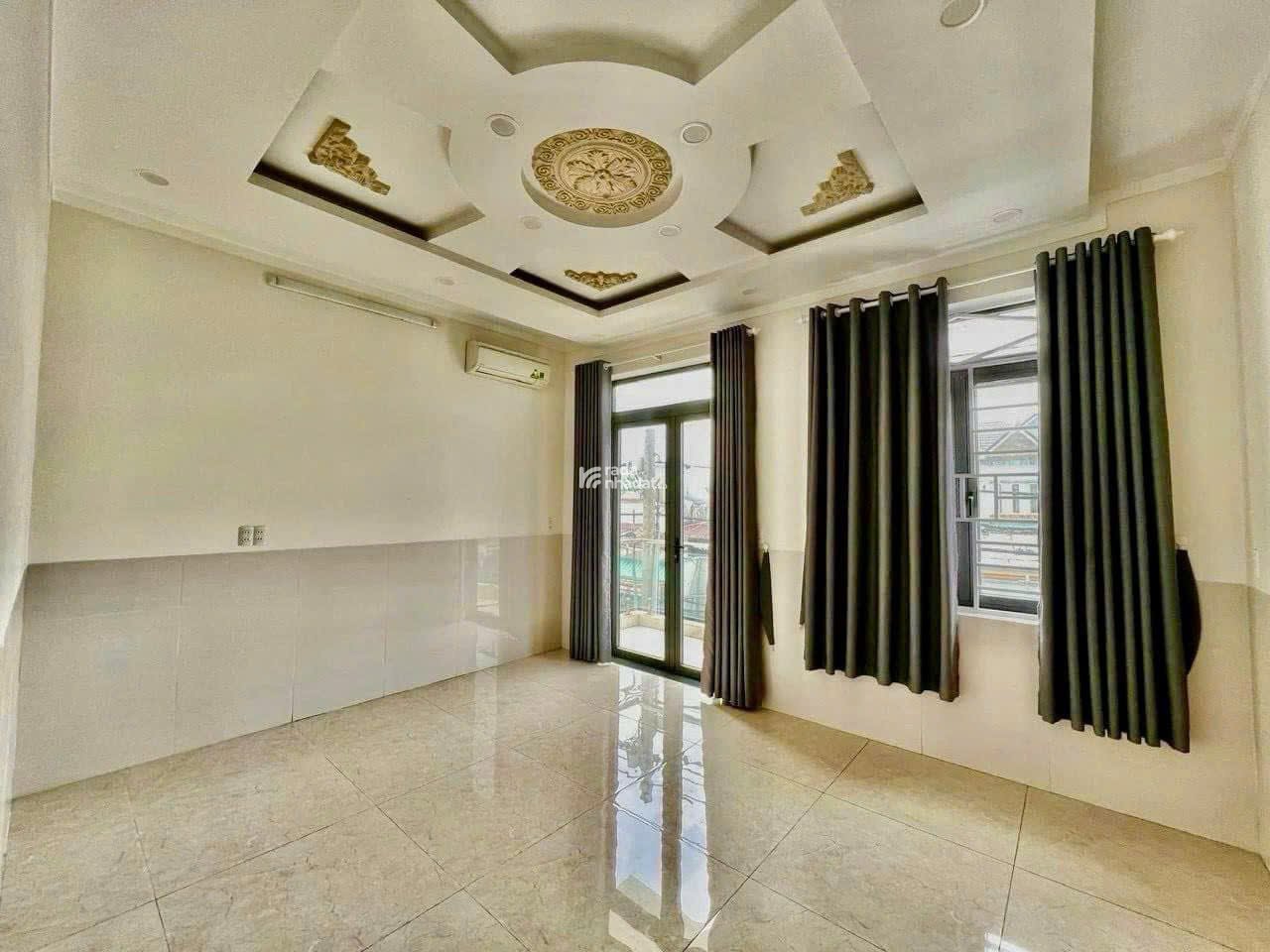 Kẹt vốn bán nhà mặt tiền đang kinh doanh Hà Huy Giáp, Quận 12, diện tích 58m2 giá 2 tỷ 050 TL