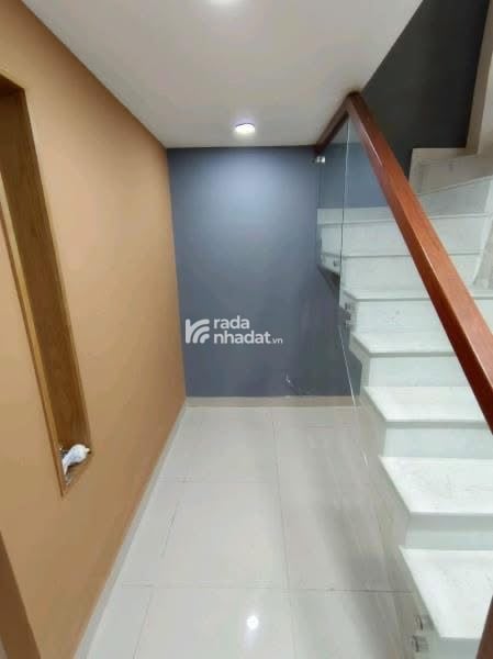 BÁN NHÀ LÝ THÁI TỔ  - NGAY BV NHI ĐỒNG 1 -  HXH- 3 TẦNG - CHỈ 6.2 TỶ ( TL)