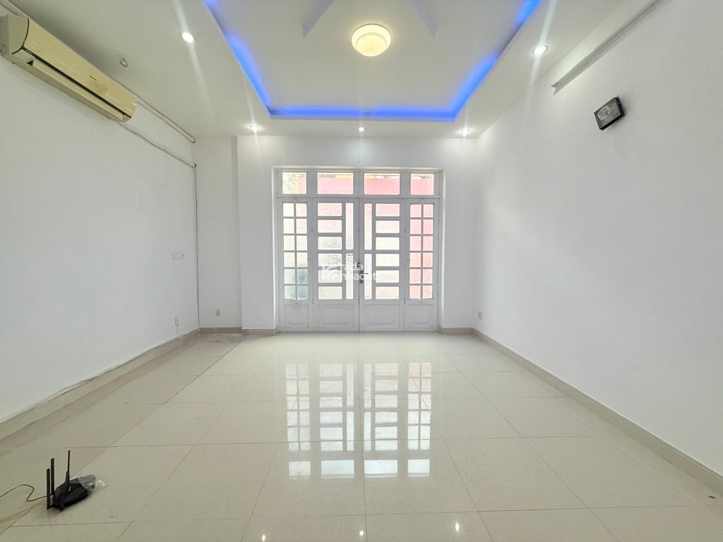 NGAY NGÃ 4 HÀNG XANH - CÁCH MT 2 NHÀ - XÔ VIẾT NGHỆ TĨNH -P.15 -BÌNH THẠNH -DT: 5X14 - 12 TỶ 999