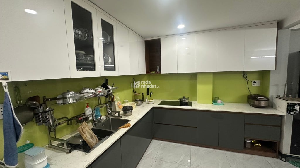 Chính chủ gửi bán nhà 1 sẹc Huỳnh Văn Bánh 4 lầu 84m2 ngay chợ Phú Nhuận KD đa nghề 15 tỷ.