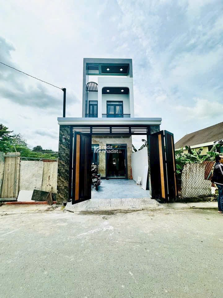 NHÀ PHỐ SANG TRỌNG VỊ TRÍ ĐẮC ĐỊA GIỮA LÒNG THỦ DẦU MỘT