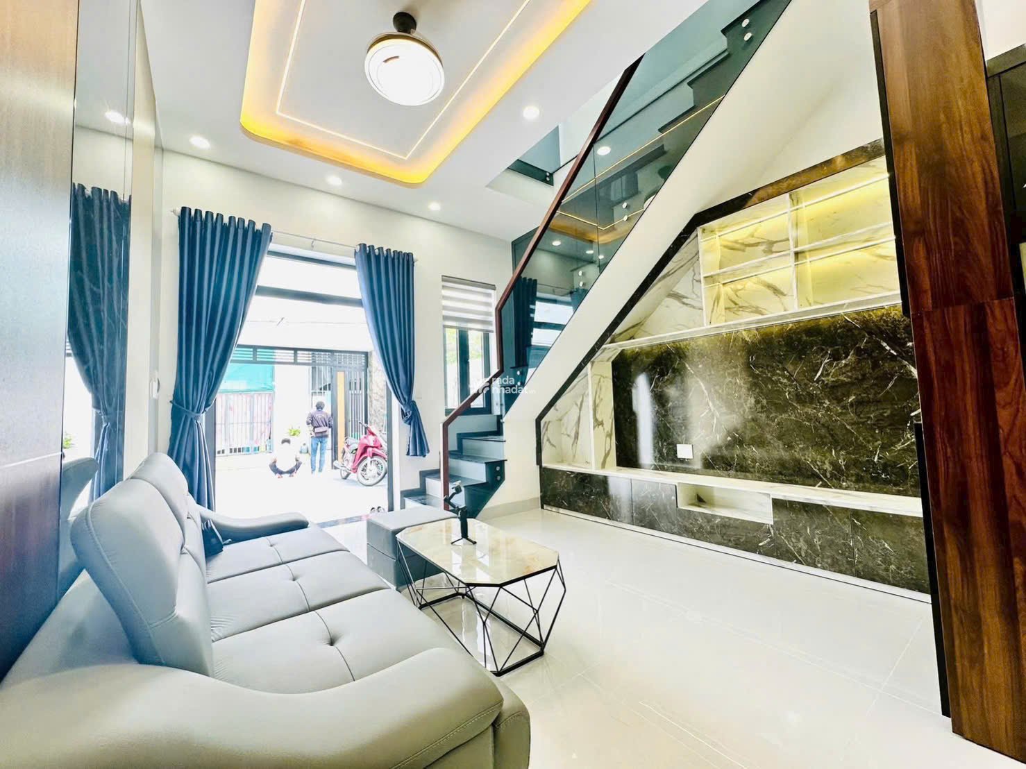 NHÀ PHỐ SANG TRỌNG VỊ TRÍ ĐẮC ĐỊA GIỮA LÒNG THỦ DẦU MỘT