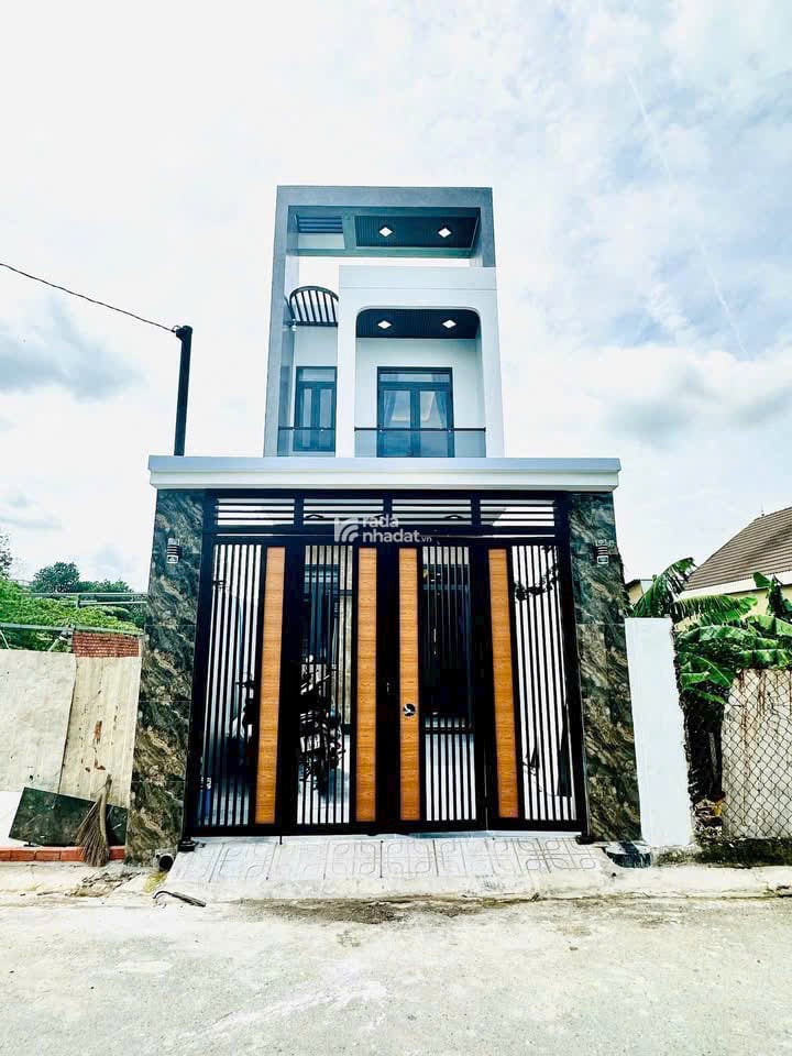 NHÀ PHỐ SANG TRỌNG VỊ TRÍ ĐẮC ĐỊA GIỮA LÒNG THỦ DẦU MỘT