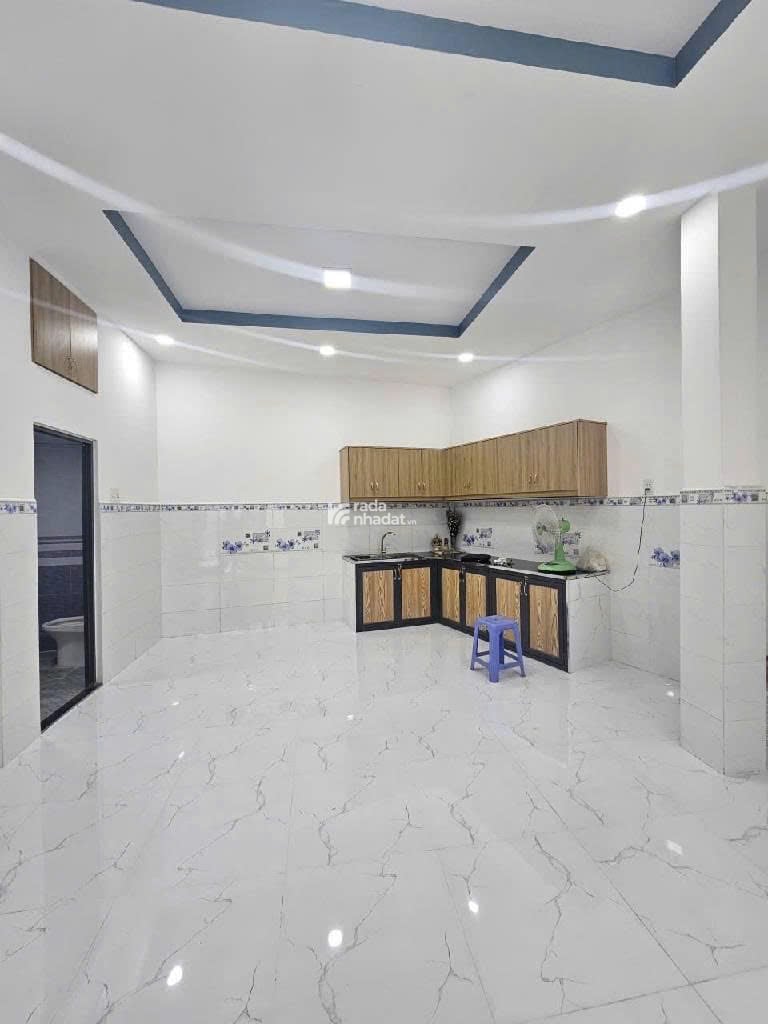 Nhà Tân Phú. 1 Trệt 1 Lầu. Xe hơi ngay cửa. 5,5m x 10m. Chỉ 5 tỷ.