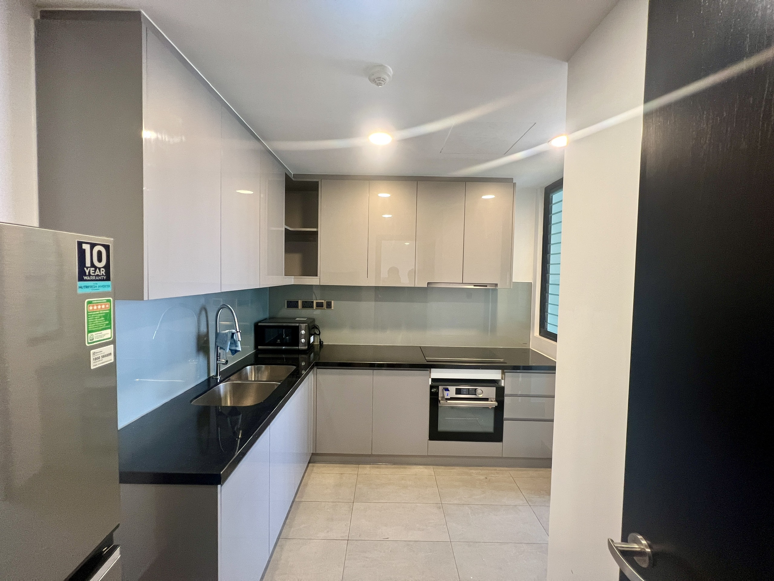 Bán căn hộ chung cư D1Mension, giá tốt 9,3 tỷ, 94m2, 3PN, 2WC, Quận 1, TP.HCM