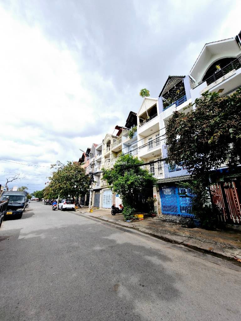 Nhà Mặt Tiền Cao Lỗ Quận 8, 4 Tầng DTSD 204m2, SHR Vuông Vức, Tiện Kinh Doanh Đa Ngành Nghề