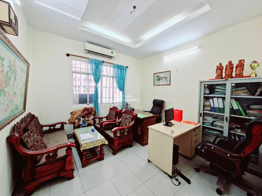 Nhà Mặt Tiền Cao Lỗ Quận 8, 4 Tầng DTSD 204m2, SHR Vuông Vức, Tiện Kinh Doanh Đa Ngành Nghề