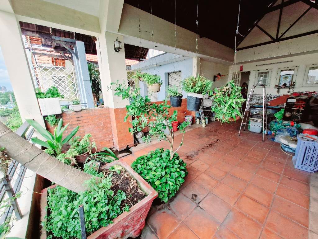 Nhà Mặt Tiền Cao Lỗ Quận 8, 4 Tầng DTSD 204m2, SHR Vuông Vức, Tiện Kinh Doanh Đa Ngành Nghề