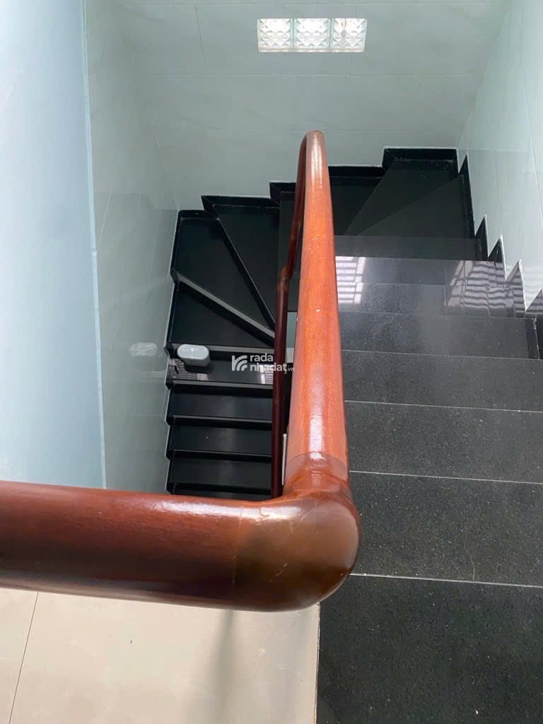 Bán nhà mặt tiền đường số 11 Hiệp Bình Chánh, Thủ Đức, 113m2, 3 tầng 4PN 4WC, đường xe hơi tránh