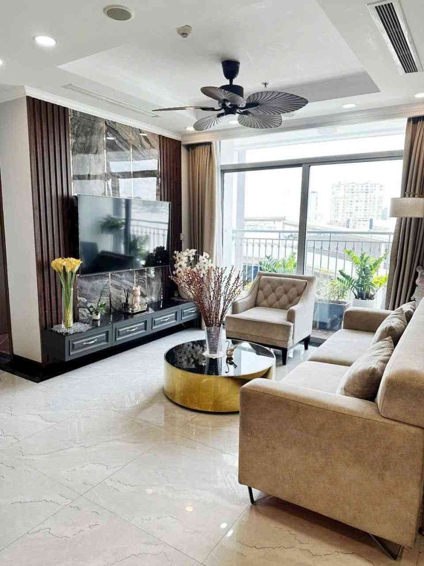 NGAY LANDMARK 81, CC VINHOME, BÌNH THẠNH, 99M2 Ở NGAY. GIẢM 350TR CHỈ 16.6T