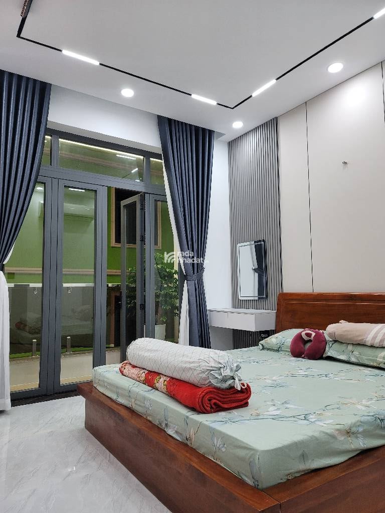 NHÀ 6 TẦNG MỚI ĐẸP - 72M2 - HẺM 8M - GẦN GA T3 & SIÊU THỊ EMART 