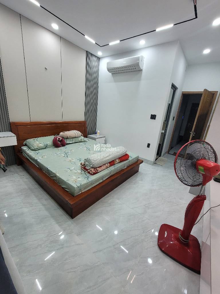 NHÀ 6 TẦNG MỚI ĐẸP - 72M2 - HẺM 8M - GẦN GA T3 & SIÊU THỊ EMART 