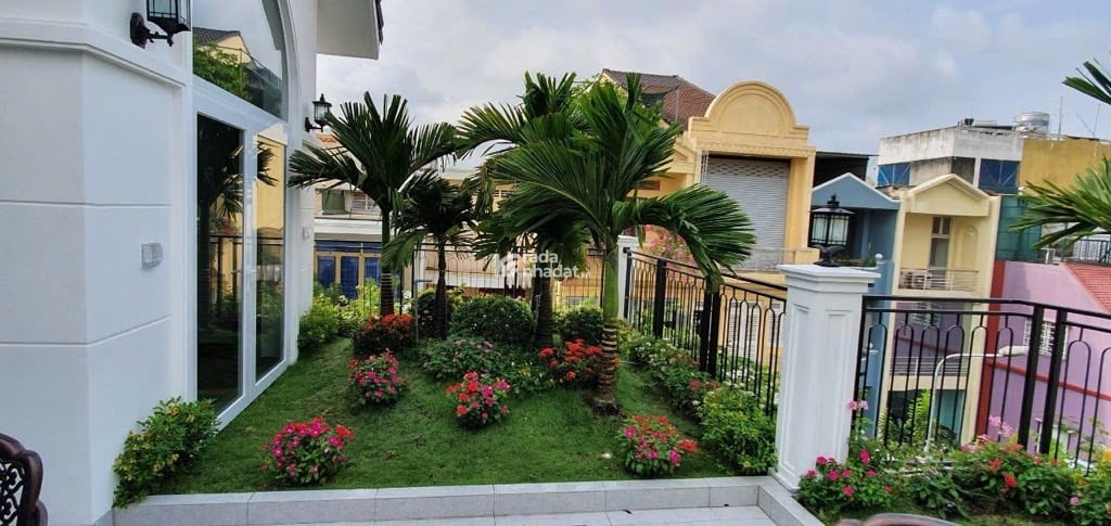  BIỆT THỰ NHÀ  4 LẦU - KHU VIP TRUNG TÂM TÂN BÌNH - VIEW CÔNG VIÊN 