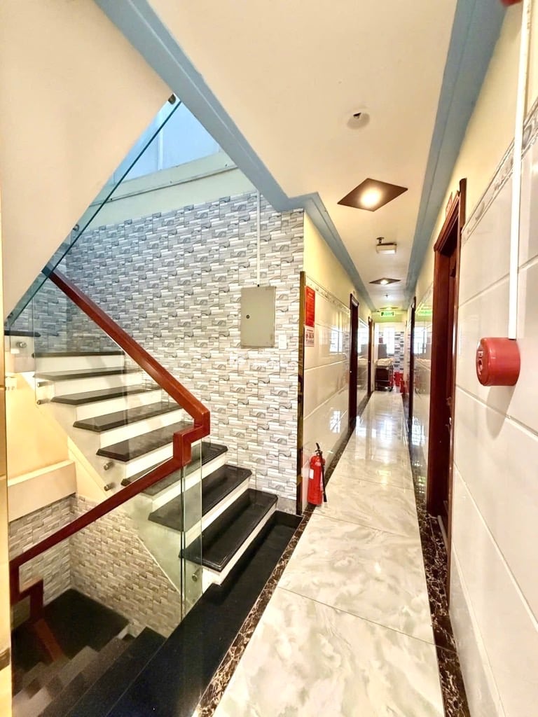 KHÁCH SẠN CAO CẤP- NGUYỄN THÁI BÌNH-P.12-TÂN BÌNH-DT: 7.9*22.6M- 58 TỶ 5