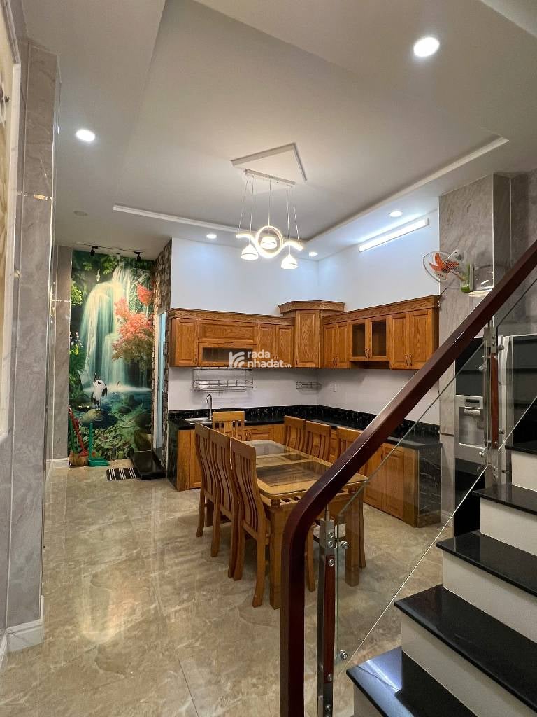 QUẬN TÂN BÌNH - GẦN NHÀ GA T3 - KHU NHÀ CAO TẦNG - DÂN TRÍ CAO - ĐƯỜNG NHỰA 10M,