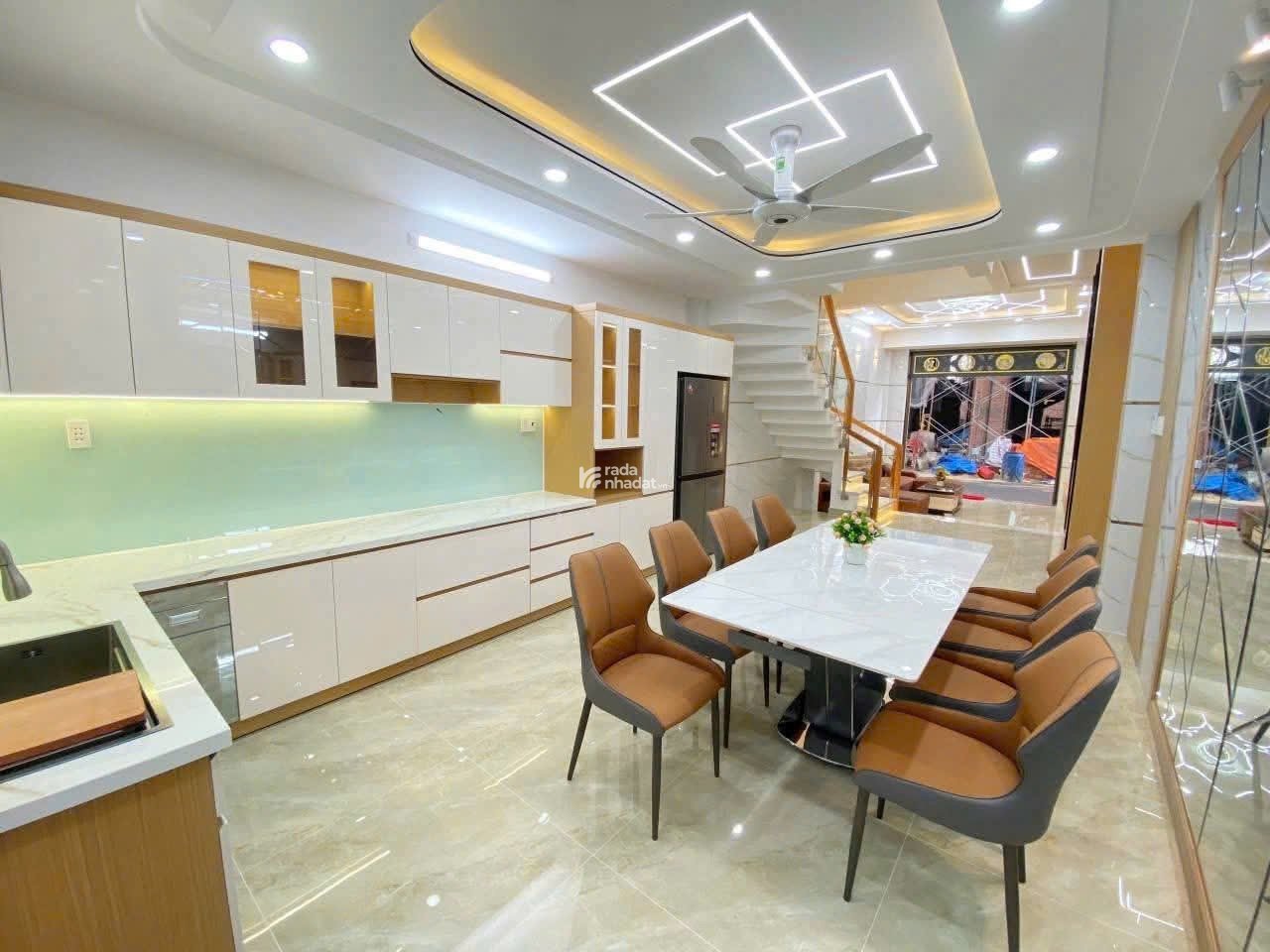 Mặt Tiền Ngay Âu Cơ - Q11,  Tân Bình - Nhà 3 Tầng BTCT - N4*16 - 4PN - Vuông A4 