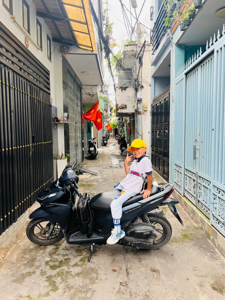  Đường 8B  Bình hưng hoà A Bình Tân  NHÀ HẺM THÔNG NGAY LÊ VĂN QUỚI ( 36m2 , 2 tầng ) 